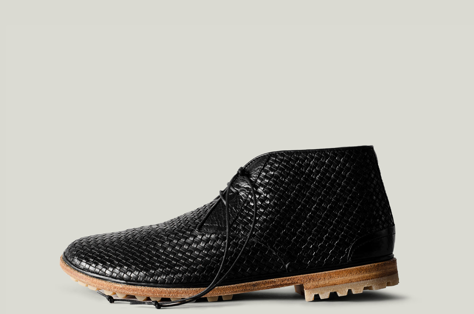Chukka Boots . Black Woven