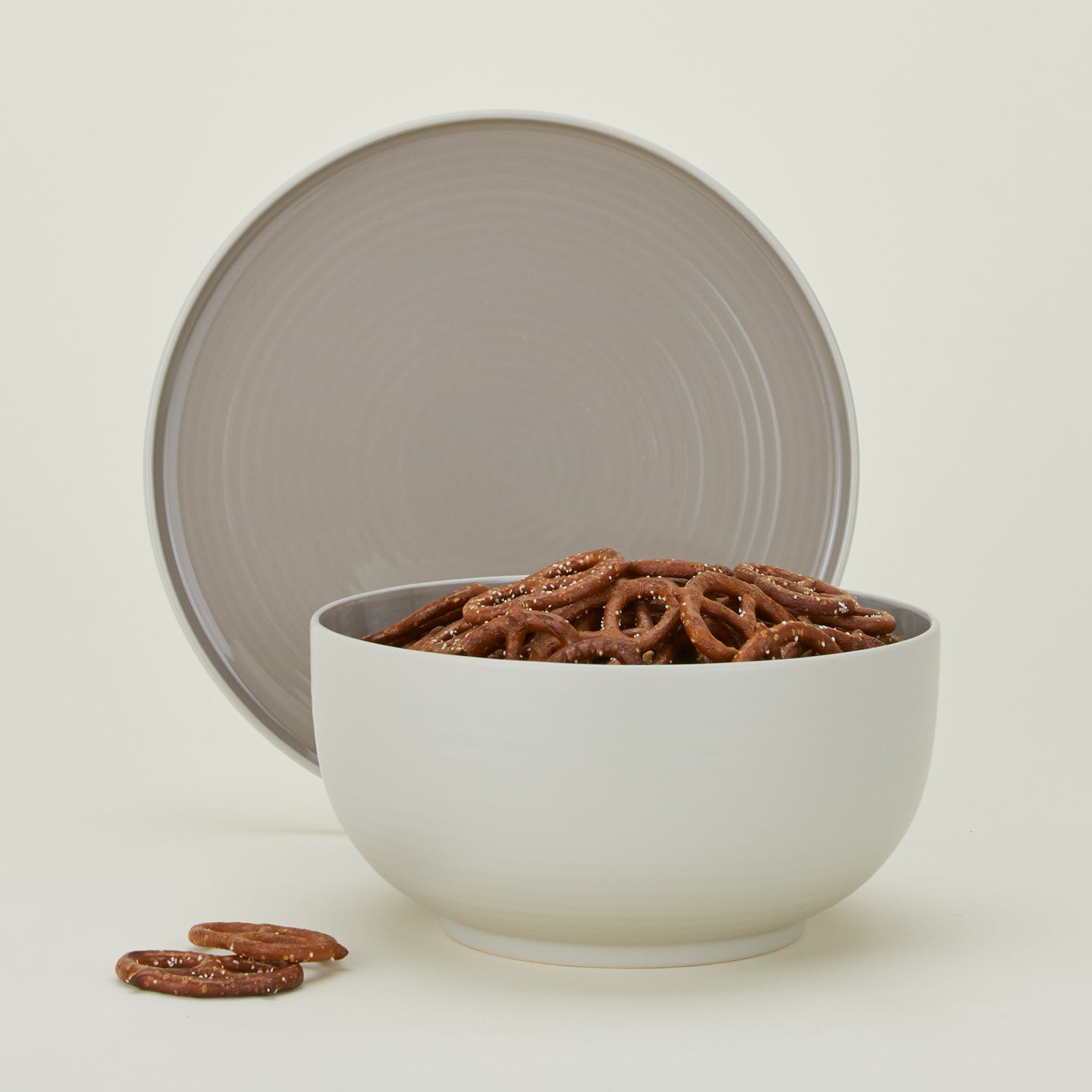 Essential Serveware, 2 Piece Set - Light Grey