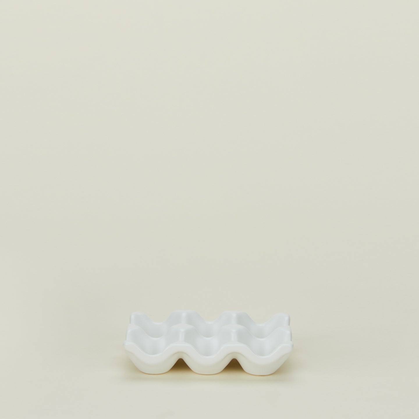 Ceramic Half Dozen Egg Holder - White