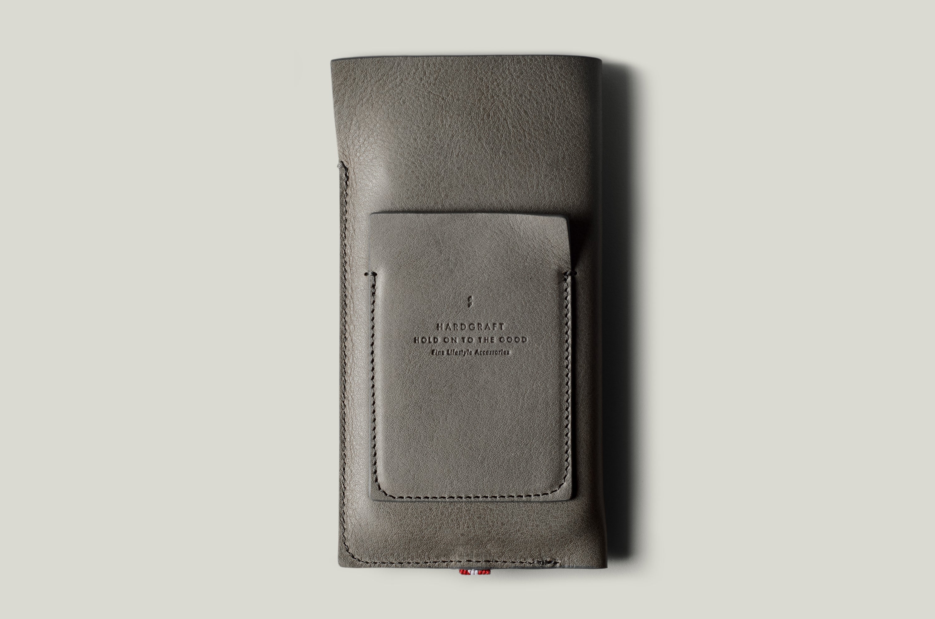 Masterpiece Pocket iPhone 17 Cases . Off Grey
