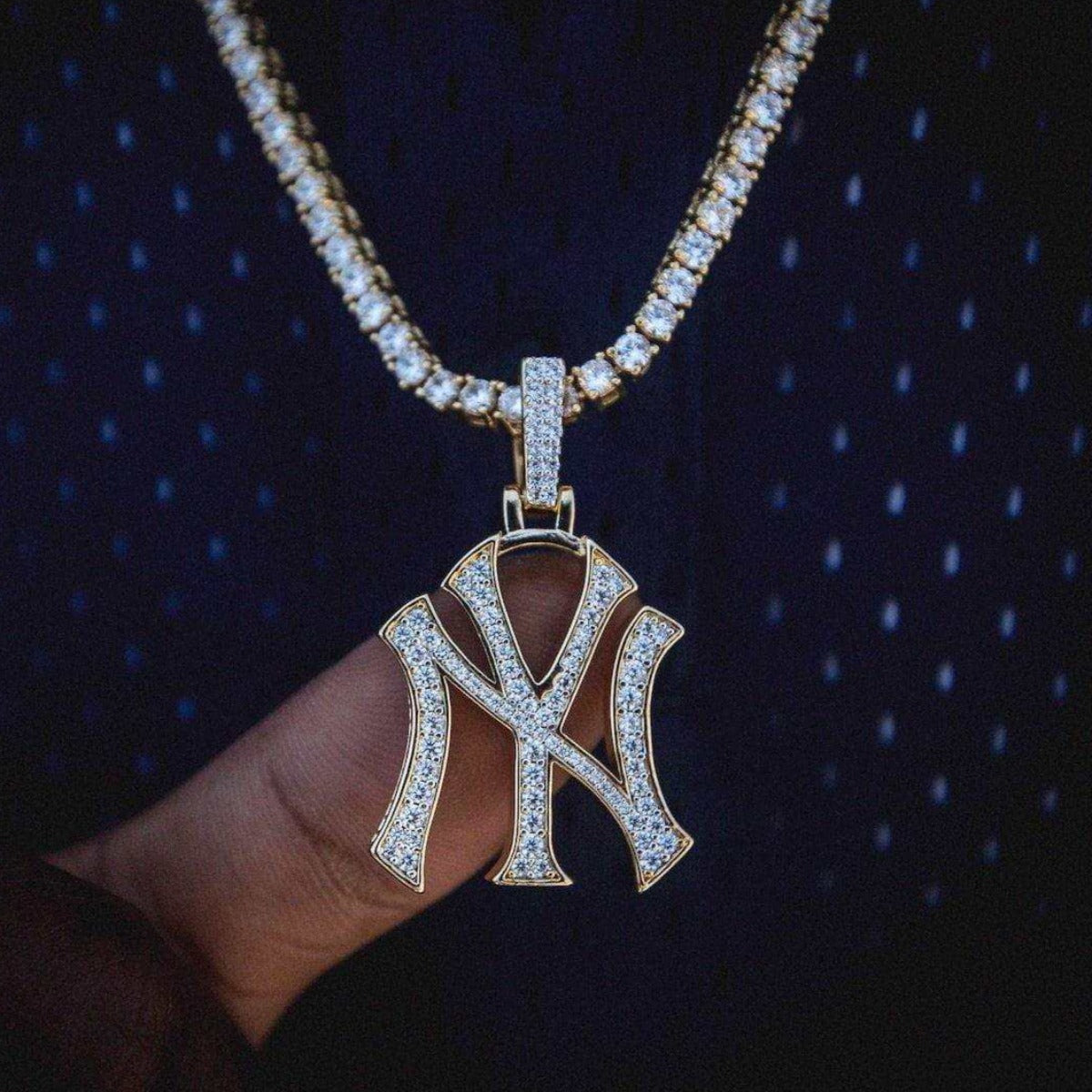 New York Yankees Official MLB Logo Pendant in Yellow Gold