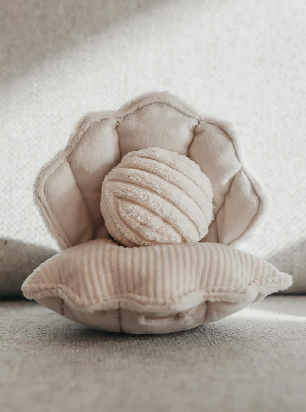 OYSTER POP ENRICHMENT DOG TOY