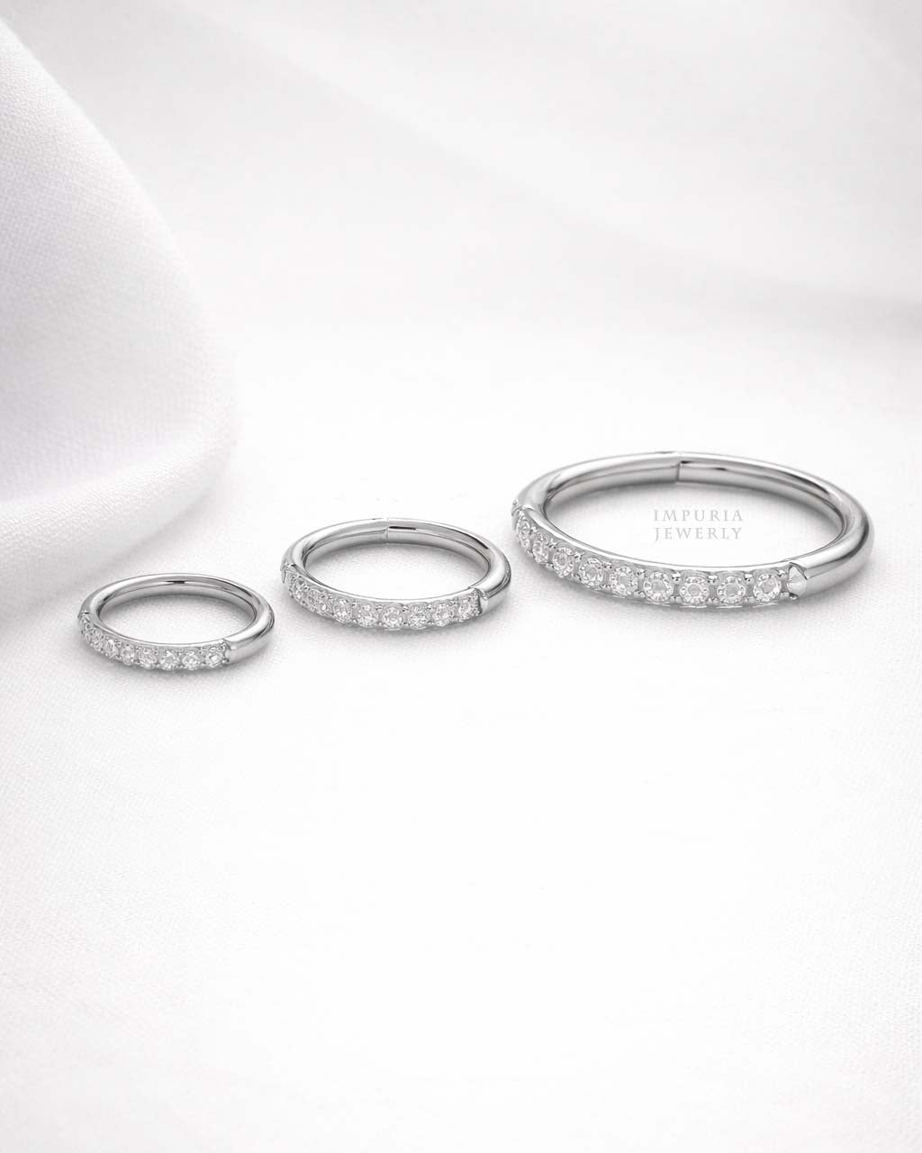 The Radiant Tapered Hoop Capsule